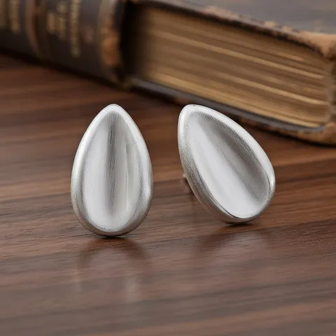 Boucles d'Oreilles Goutte en Métal Brossé Élégantes pour Femmes Géométriques Torsadées Plaquées Or Argent avec Tige Argent 925