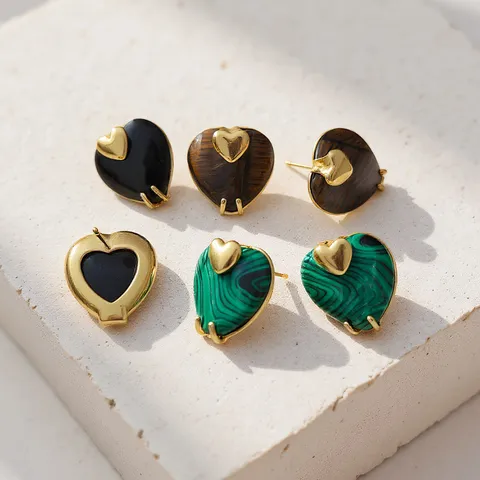 Boucles d'Oreilles Puces en Pierre Naturelle en Forme de Cœur Plaqué Or Vintage pour Femmes Bijoux de Piercing
