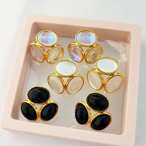 Boucles d'Oreilles Vintage en Alliage avec Opale pour Femmes Bohème Géométrique Ovale à Trois Feuilles Boucles d'Oreilles Clous Élégant Bijoux de Luxe