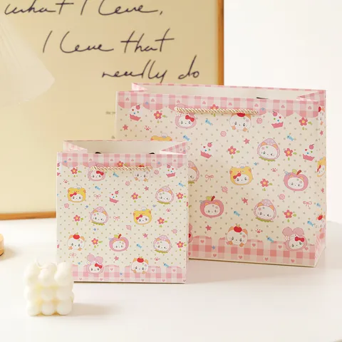 Joli Sac Cadeau Dessin Animé Chat Lapin Sac Cabas en Papier Épaissi Imprimé Fraise À Carreaux Rose Boîte de Rangement Organisateur Pour Fête d'Anniversaire Festivals