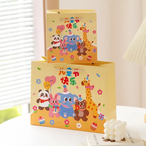 Sacchetto Regalo di Carta Giallo Con Stampa di Animali dei Cartoni Animati Cartone Bianco Con Manici Pochette da Imballaggio per Bambini Compleanno
