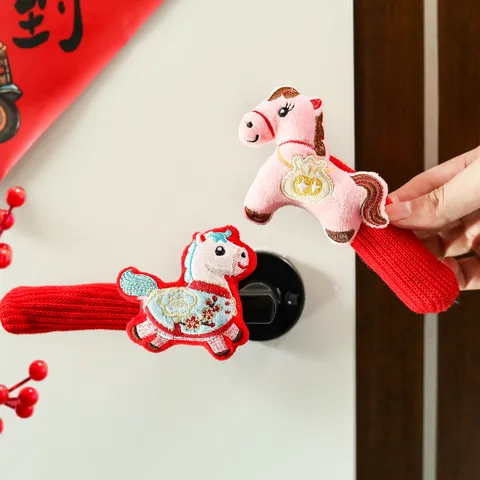 Festliche Rote Plüsch Strick Türgriffabdeckung Chinesisches Neujahr Dekoration Glücksbringende Stickerei Hängende Verzierung Für Frühlingsfest Heimdekor