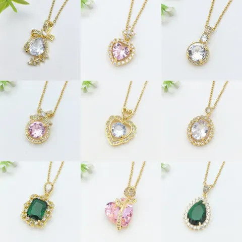Squisita Collana Placcata in Oro in Acciaio Inossidabile per Donna Ciondolo in Zirconia Incastonato in Rame Fiocco Cuore Gioielli Geometrici Regalo