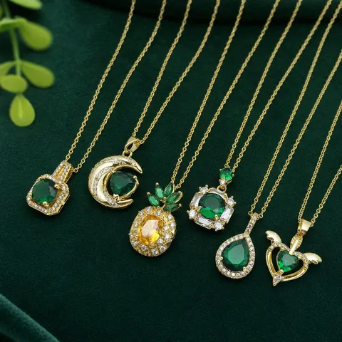 Collana con Pendente in Rame Geometrico con Zirconia per Donna Lusso Placcato Oro Catena in Acciaio Inossidabile Gioielli