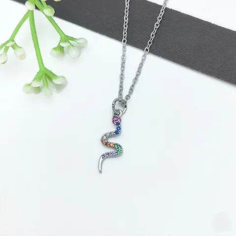 Collana con Pendente a Serpente Catena a Clavicola in Acciaio Inossidabile Pendente in Rame con Strass Micro Intarsiati Gioielli Moda Donna