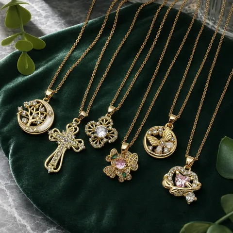 Lussuosa Collana Con Ciondolo in Rame Con Strass Catena in Acciaio Inossidabile Oro Catena a Maglie Trifoglio Cuore Farfalla Croce per Donna Gioielli Moda Quotidiana