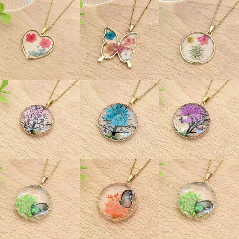 Collana con Ciondolo in Resina con Fiori Secchi in Acciaio Inossidabile Catena Clavicola Vintage Gioielli Botanici Farfalla per Donna