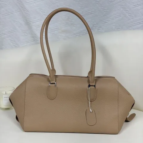 Minimalist Top Layer Cowhide EW Bowling Bag Large Capacity Commuter Genuine Leather Shoulder Tote Bag For Women