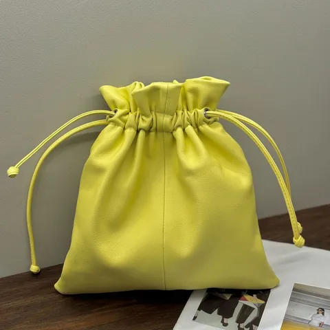 Women Genuine Leather Bucket Bag Vintage Solid Color Pleated Drawstring Shoulder Bag Casual Fashion Handbag