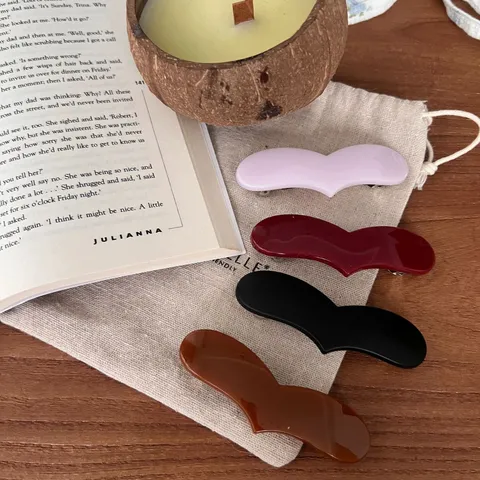 Pinza para el Cabello con Resorte de Corazón Dulce Coreano para Mujer Pasador Elegante Mate de Color Sólido Accesorios Diarios