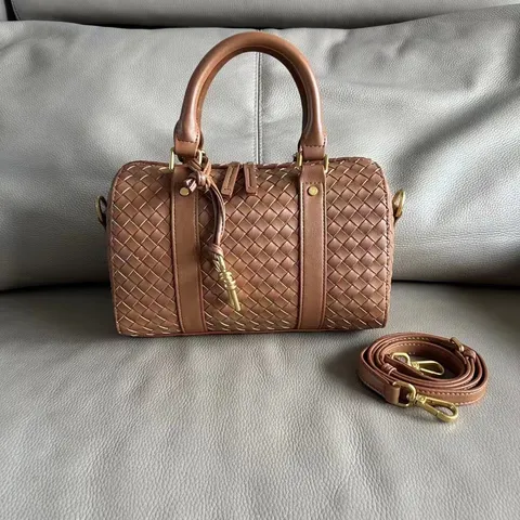 Vintage Genuine Leather Woven Boston Bag Large Capacity Handbag Casual Pillow Bag Women's Top Handle Crossbody Bag