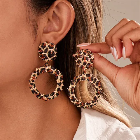 Western Chic Zinklegierung Geometrische Leopardenmuster Ohrstecker Vintage Elegante Stern Blume Herz Ohrringe Für Damen Schmuck Geschenk