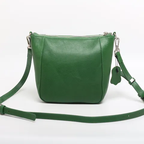 Piccola Borsa Quadrata in Vera Pelle Conciata al Vegetale Donna Minimalista Urbano Borsa a Tracolla