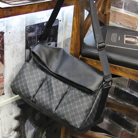 Sac Bandoulière Décontracté en Cuir PU pour Homme Rétro Motif Carreaux Sac Croisé Voyage Affaires