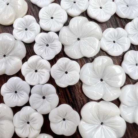 Freshwater Shell Five Petal Flower Beads Carved Shell Flower Craft Material DIY Ancient Style Jewelry Accessories Findings
