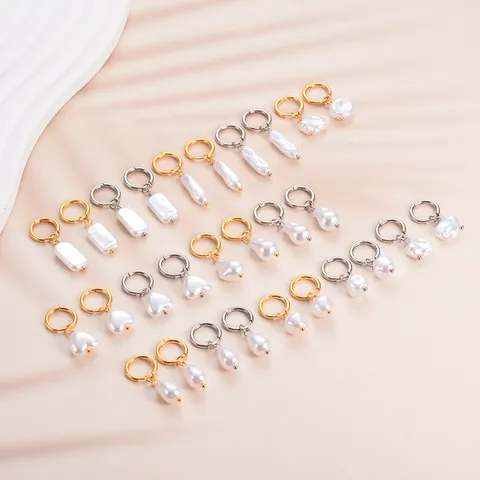 Boucles d'Oreilles Créoles en Acier Inoxydable avec Perles Artificielles à la Mode pour Femmes Élégantes Boucles d'Oreilles en Perles Baroques en Forme de Cœur Bijoux Non Allergiques