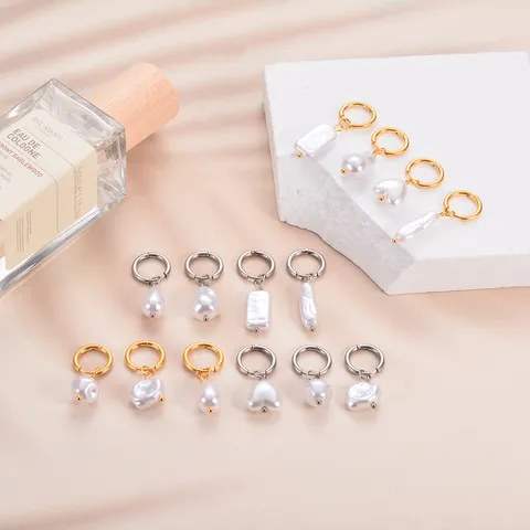 Boucles d'Oreilles Créoles en Acier Inoxydable avec Perles Artificielles à la Mode pour Femmes Élégantes Boucles d'Oreilles en Perles Baroques en Forme de Cœur Bijoux Non Allergiques