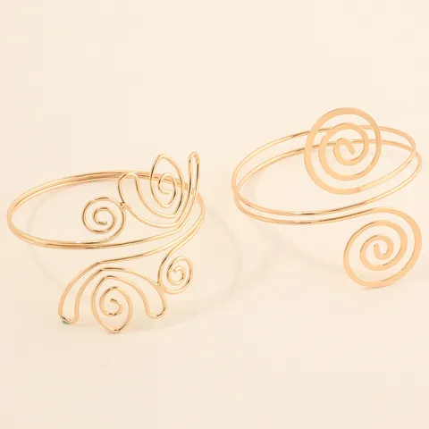 Vintage Ajour Geometrisch Patroon Legering Armring Verguld Goudkleur Individueel Open Metaal Bovenarmband Manchet Armband Voor Dames Reizen Feest Sieraden
