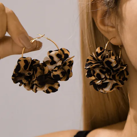 Süße Stoffblumen Creolen Geometrische Legierung Große Kreis Hängeohrringe Für Damen Böhmische Florale Blütenblatt Schmuck
