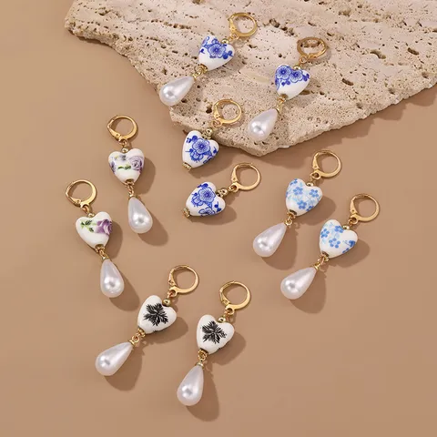 Vintage Chinesischer Stil Blau Und Weiß Porzellan Perlen Ohrringe Legierung Harz Blumen Herzform Leverback Tropfen Ohrringe Für Damen Eleganter Schmuck