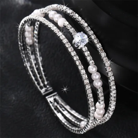 Damen Elegant Mehrschichtige Offene Armreif Zinklegierung Strass Künstliche Perle Krallenkette Bangle Mode Schmuck Zubehör