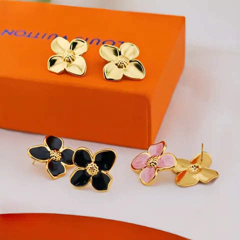 Pendientes de Botón con Flor de Cuatro Pétalos de Nicho Francés de Acero Inoxidable Esmaltado Joyería Elegante Retro Regalo para Mujer