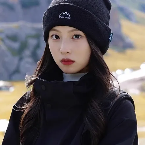 Unisex Winter Warm Knit Beanie Hat Cashmere Blend Mountain Embroidery Outdoor Ski Cap