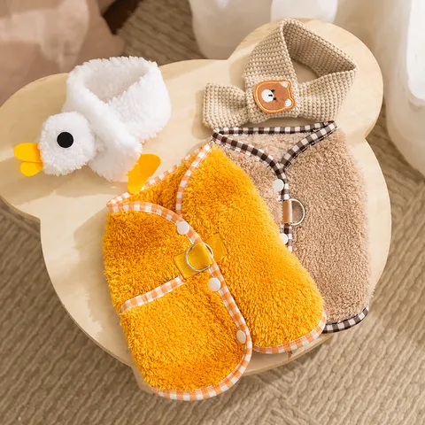 Vêtements d'Hiver pour Animaux Gilet en Polaire Chaud avec Écharpe Motif Ours Canard de Dessin Animé Vêtements pour Chiens Veste sans Manches pour Petits Chiens Chats