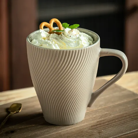 Taza de Cerámica Vintage Relieve Rayas Verticales Taza de Café Premium Oficina Taza de Agua Minimalista Hogar Vajilla Taza Regalo
