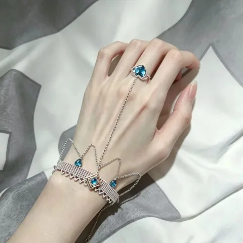 Fashion Alloy Rhinestone Geometric Hand Chain Bracelet Ring Linked Bracelet For Women Trendy Party Fashion Jewelry Gift
