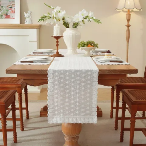Französischer Landhausstil Reine Baumwolle Bestickte Spitze Weißer Tischläufer Romantische Hochzeit Esstisch TV Schrank Abdeckung Dekor