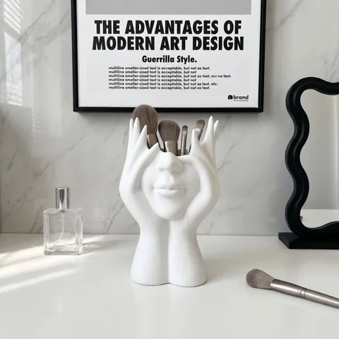 Creative Human Face Art Makeup Brush Holder Plastic Desktop Pen Storage Bucket Modern Minimalist Home Organizer