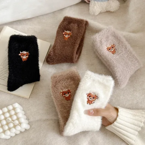 Dames Winter Warm Dikke Pluche Halverwege Kuit Socken Schattig Cartoon Koe Borduurwerk Fleece Gevoerd Gezellig Slaap Vloer Socken