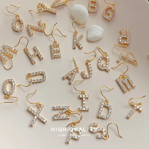 18K Vergoldete Kupfer Mikro Eingelegt Zirkonia Alphabet Initialen Ohrringe Für Damen Kreative DIY Buchstabe Schmuck Geschenk