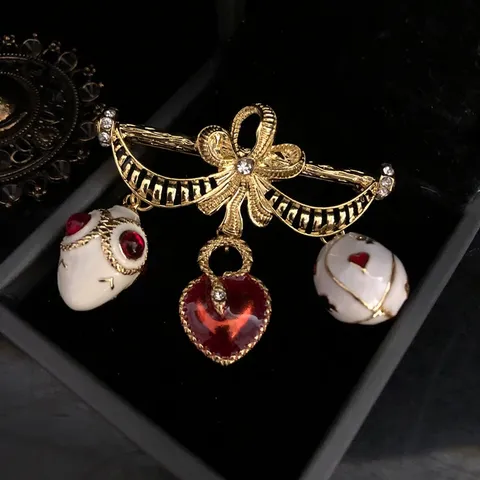 Broche de Lazo de Huevo de Pascua de Esmalte Vintage Pin Diamante de Imitación Aleación Joyería de Moda Para Mujeres Elegante Decoración de Vestido