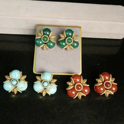 Pendientes de Botón de Estilo Retro Occidental Ágata Verde Turquesa Ágata Roja Aleación Chapada en Oro Poste de Plata 925 Joyería