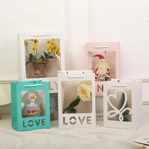 Transparant Venster Cadeauzakje Hart Letter Bedrukt Papier Handtas Met Handvatten Voor Bloemenverpakking Feest Festival