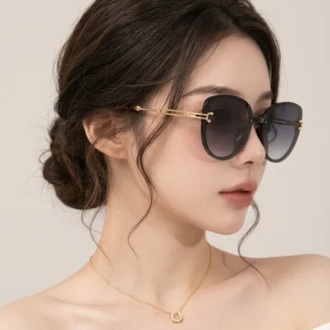 Cat Eye Sunglasses Women Large Frame UV400 Protection Gradient Lens PC Metal Hollow Temple Retro Fashion Eyewear