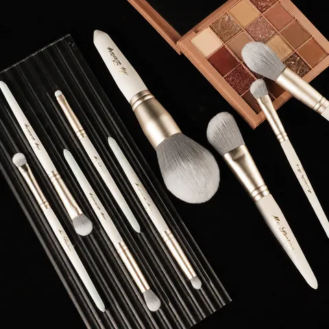 Professioneller Eisweiß Make-up-Pinsel Weiche Synthetikfaser Kosmetik-Werkzeug Für Gesichts- Und Augen-Make-up Anwendung