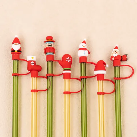 Décoration de Fête de Noël 3D Silicone Capuchon de Paille Mignon Dessin Animé Père Noël Bonhomme de Neige Couverture de Paille Anti-Poussière Réutilisable Bouchon de Paille