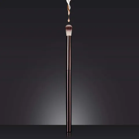 Professional Flame Highlighter Makeup Brush Synthetic Fiber Bristles Metal Handle Cosmetic Blending Tool