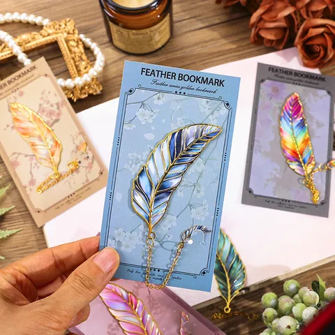 Segnalibro Retrò in Metallo a Forma di Piuma Con Catena Sfumatura Multicolore Traforato Creativo Souvenir Letterario Scuola Regalo per Insegnante Studente