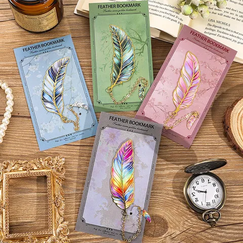 Segnalibro Retrò in Metallo a Forma di Piuma Con Catena Sfumatura Multicolore Traforato Creativo Souvenir Letterario Scuola Regalo per Insegnante Studente