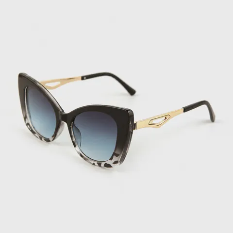 Retro Cat Eye Metal Zonnebril Dames Groot Montuur Vintage Zonnebril UV400 Trendy Bril Voor Reizen Feest Buiten