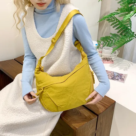 Women Casual Nylon Crossbody Bag Large Capacity Dumpling Bag Hobo Crescent Bag Simple Daily Shoulder Bag