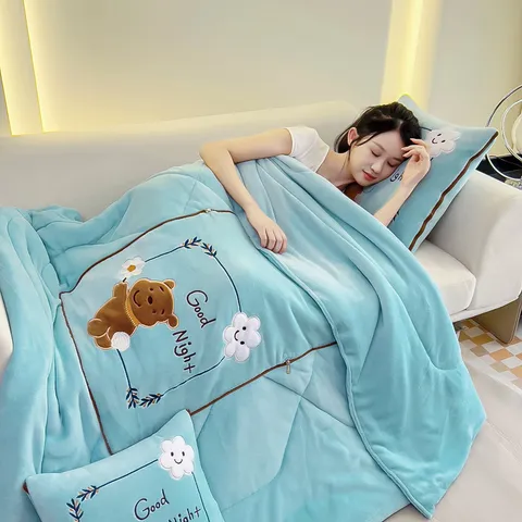 Milchsamt Kissen Decke Süße Tierstickerei Faltbare Klimaanlagen Decke Cartoon Kissen Zuhause Reisen