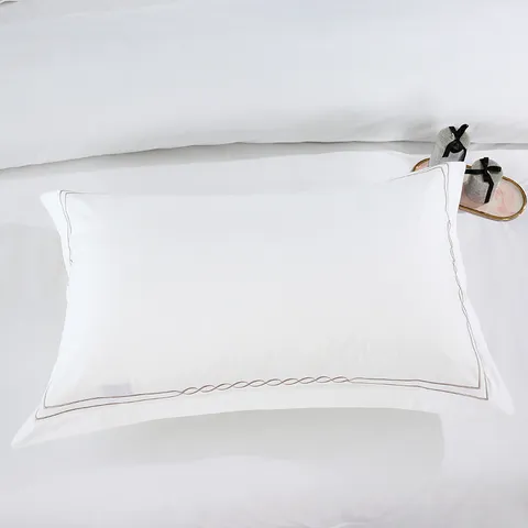 Hotel Quality Cotton Satin Embroidered Bedding Set White Luxury Four Piece Duvet Cover Set For Home Bedroom