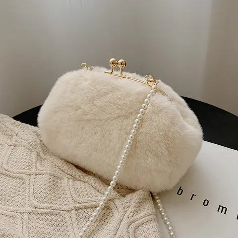 Fluffy Plush Crossbody Bag Retro Kiss-Lock Shoulder Bag Women Winter Soft Faux Fur Handbag with Pearl Chain Strap