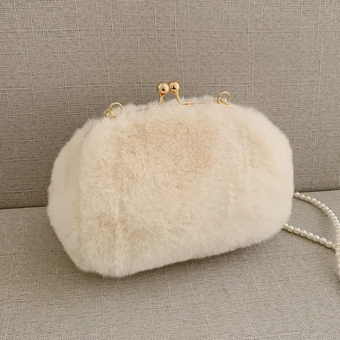 Fluffy Plush Crossbody Bag Retro Kiss-Lock Shoulder Bag Women Winter Soft Faux Fur Handbag with Pearl Chain Strap