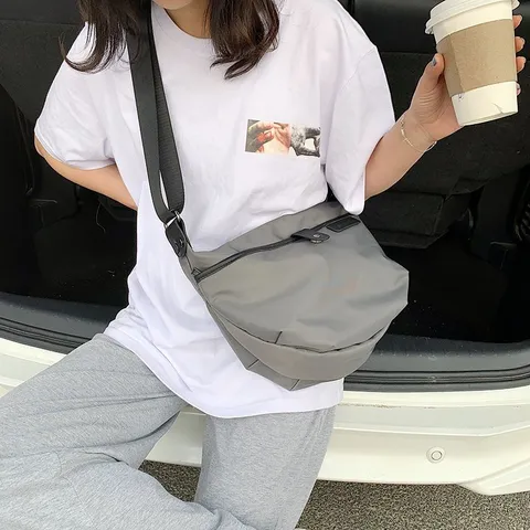 Women's Nylon Crossbody Bag Casual Oxford Cloth Shoulder Bag Simple Daily Messenger Bag Waterproof Commute Handbag